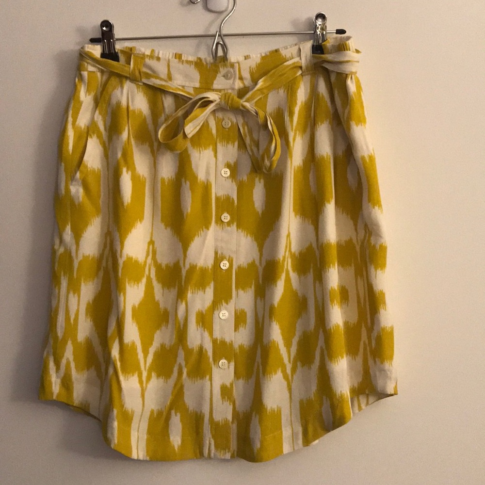 Brand new Loft yellow/white skirt with waist tie